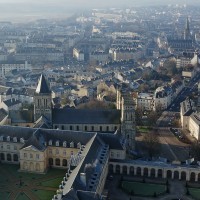 Abbaye_aux_hommes_de_Caen_et_Conseil_Régional_de_Basse-Noramndie._Photo_aérienne_François_Monier_.jpg