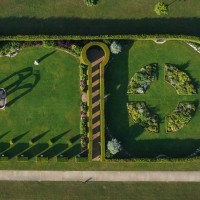 Mémorial_de_Caen_les_jardins_du_Souvenir_-_Photo_François_Monier_-_Septième_Ciel_Images_(32).jpg