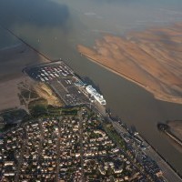 Terminal_ferries_Ouistreham._photo_aérienne_Septième_Ciel_Images_._François_Monier_déc_._2013_.JPG