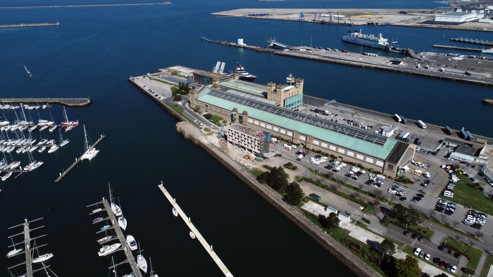 CHERBOURG_démolition_hotel_Mercure._photo_francois_monier_._septième_ciel_images_._mars_2019_.jpeg