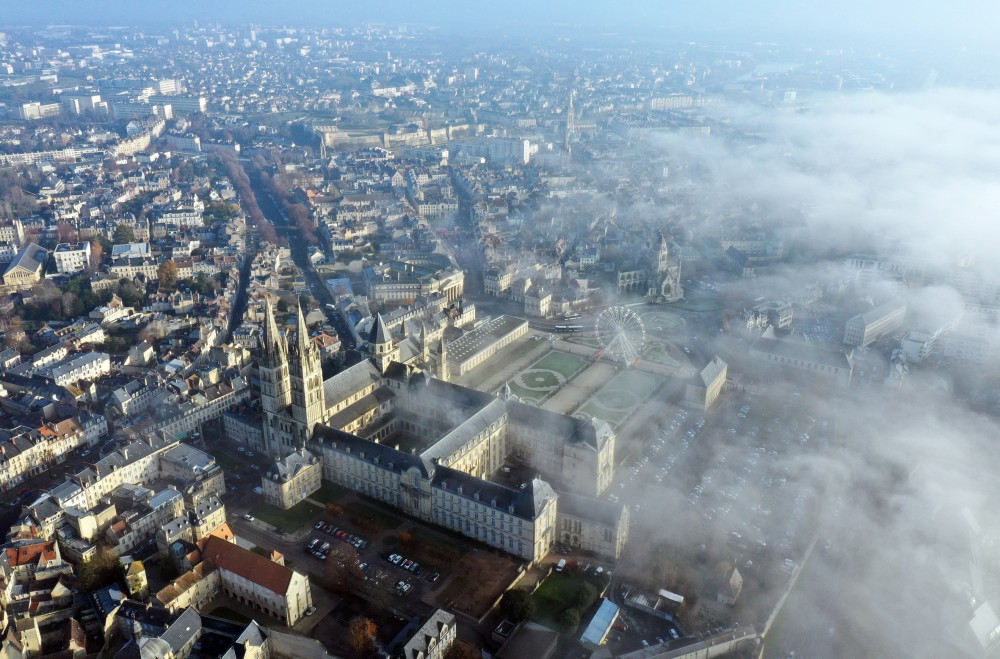 Hotel_de_ville_de_Caen.jpg