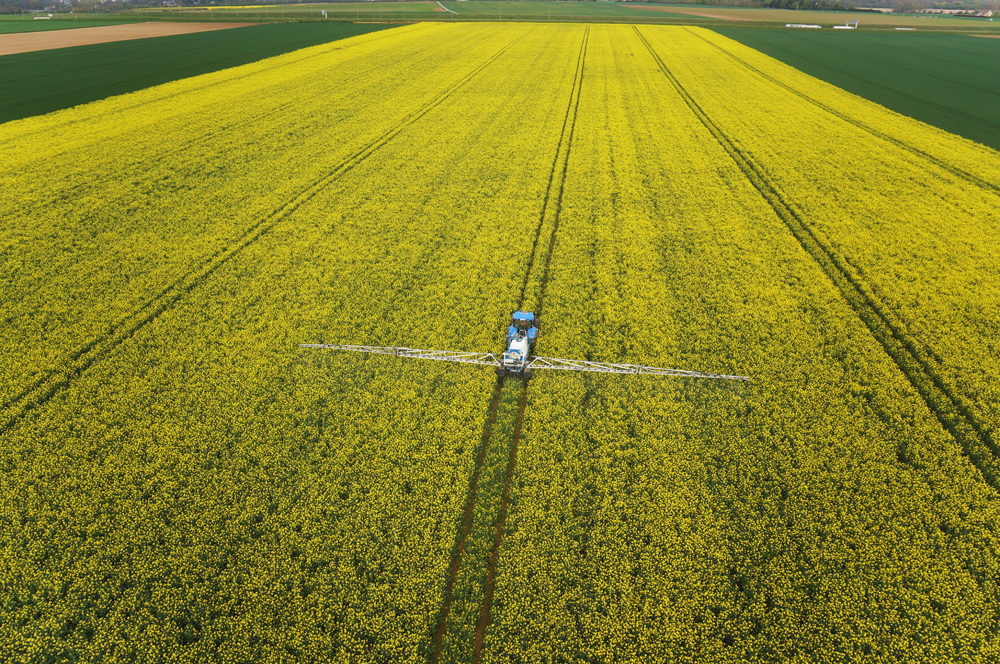 traitement_du_colza_Louvigny._photo_aérienne_françois_monier_._avril_2014_.JPG